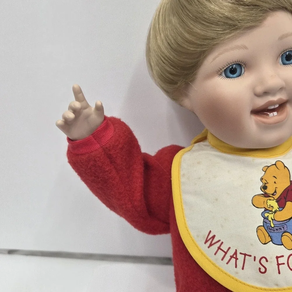 Ashton Drake Disney Cindy McClure Porcelain‎ Doll Whats For Lunch Pooh Bib 18